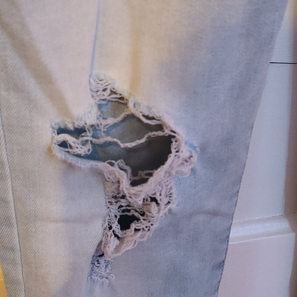 Light Blue Ripped Jean - Picture 4 of 4